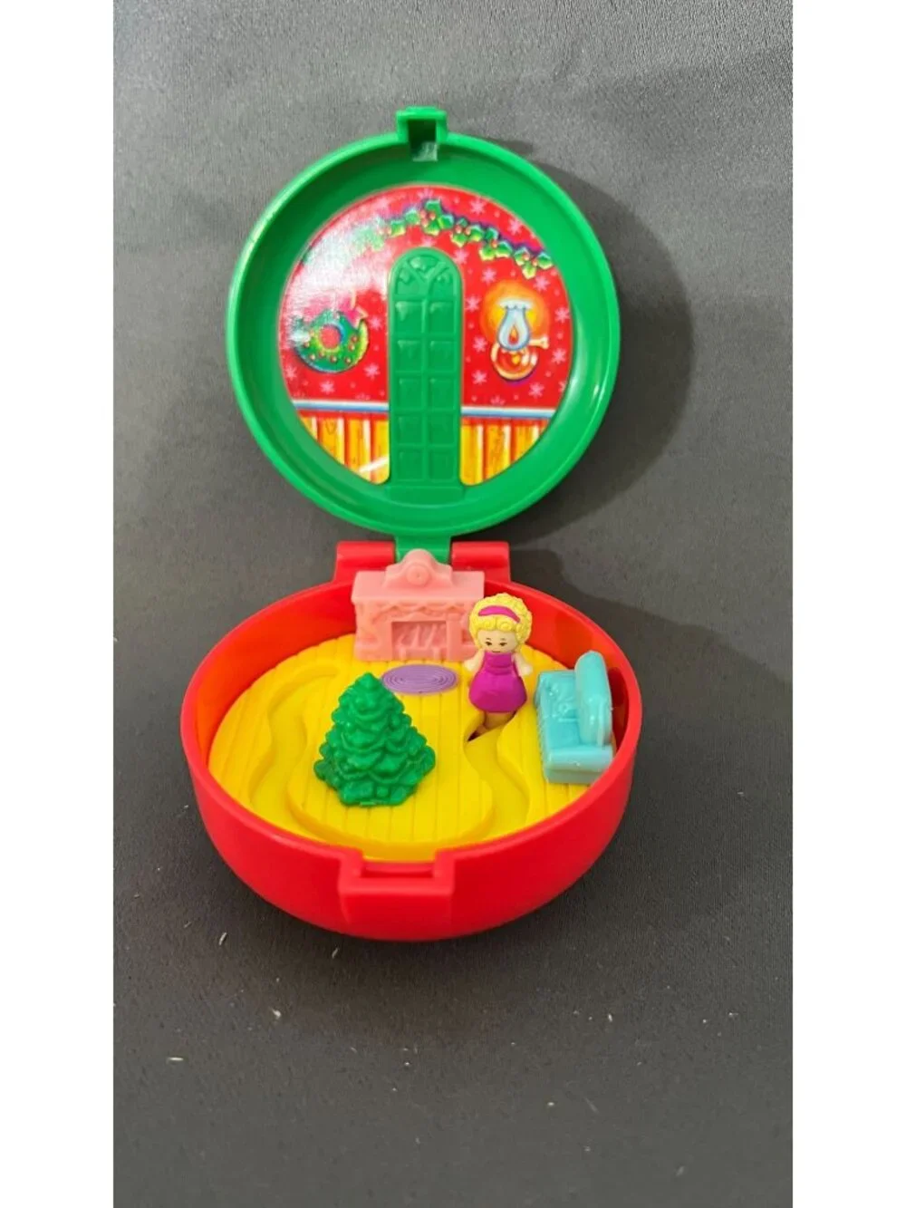 Polly Pocket Compact Christmas Edition Playset Miniature Toy 1992